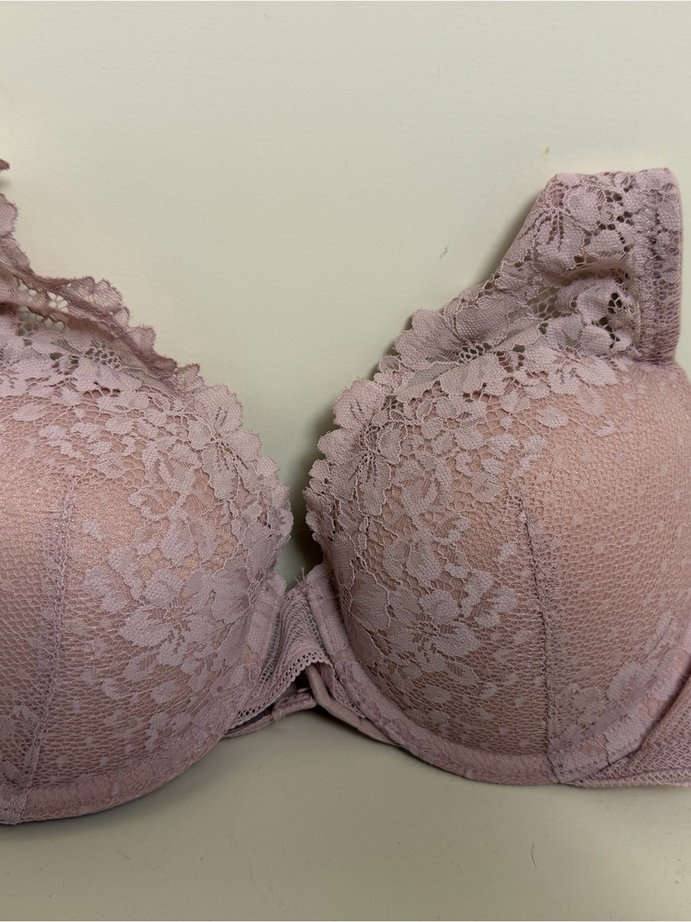 Auden Floral Lace Push-Up Bras in Light Mauve and black